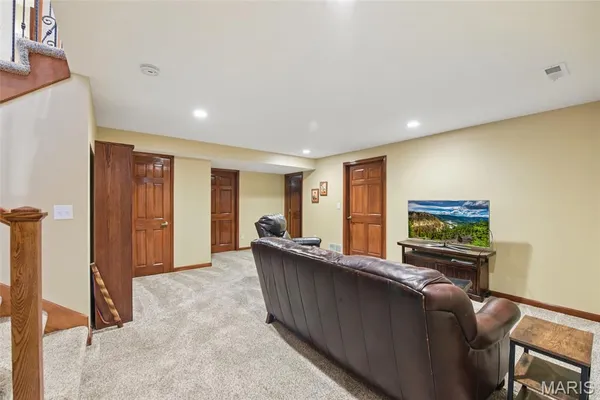 $460,000 | 21 West Village Drive, St. Charles, MO 63303