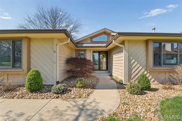 $460,000 | 21 West Village Drive, St. Charles, MO 63303