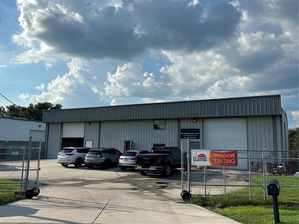 a outdoor view with sitting space