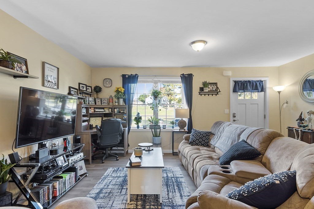 40 Maple Street Athol, MA 01331 - Photo 4 of 30 Gallery Image 4