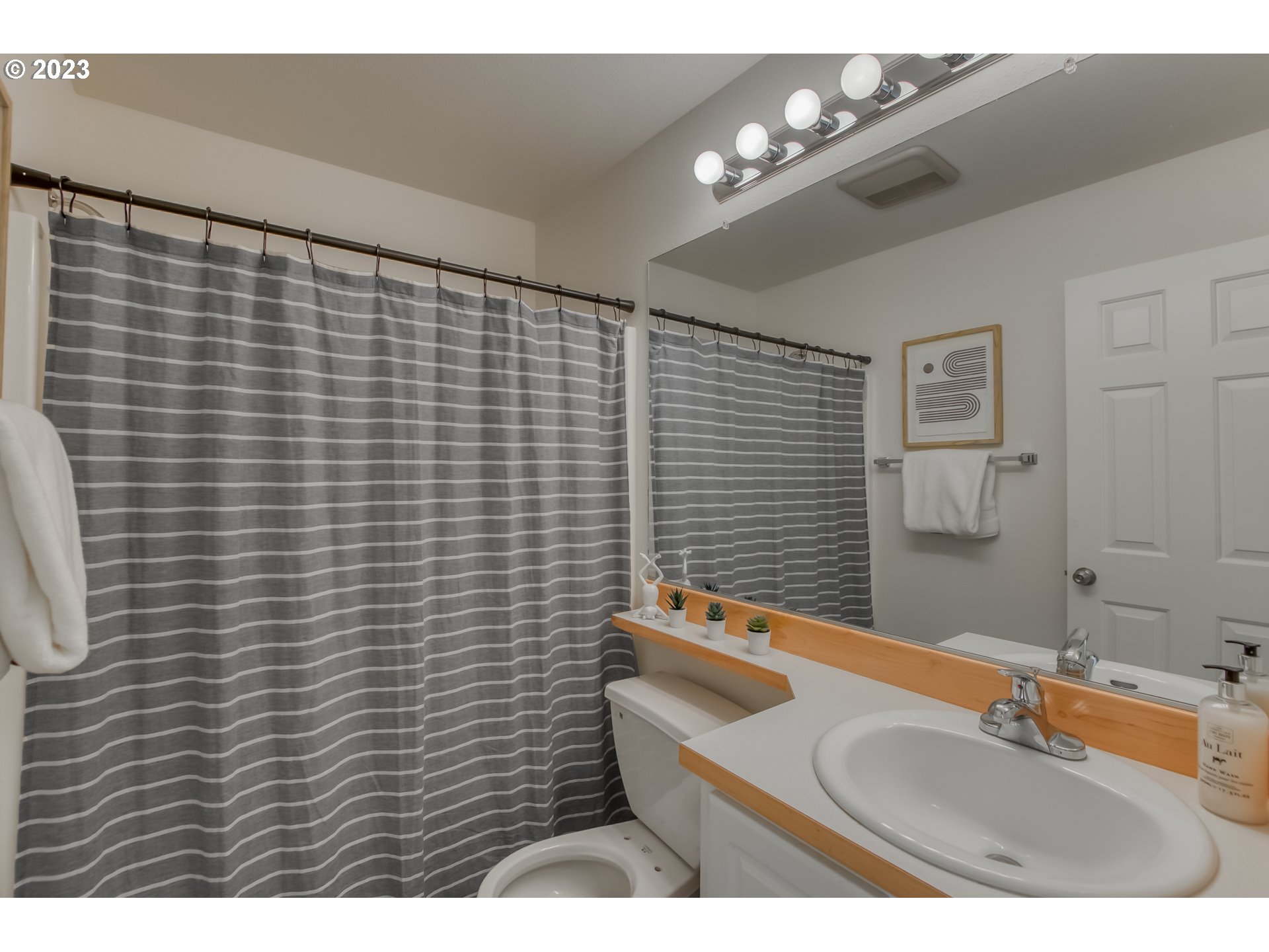 13780 Southwest Scholls Ferry Road, Unit 103 Beaverton, OR 97007 - Photo 12 of 22 Bathroom