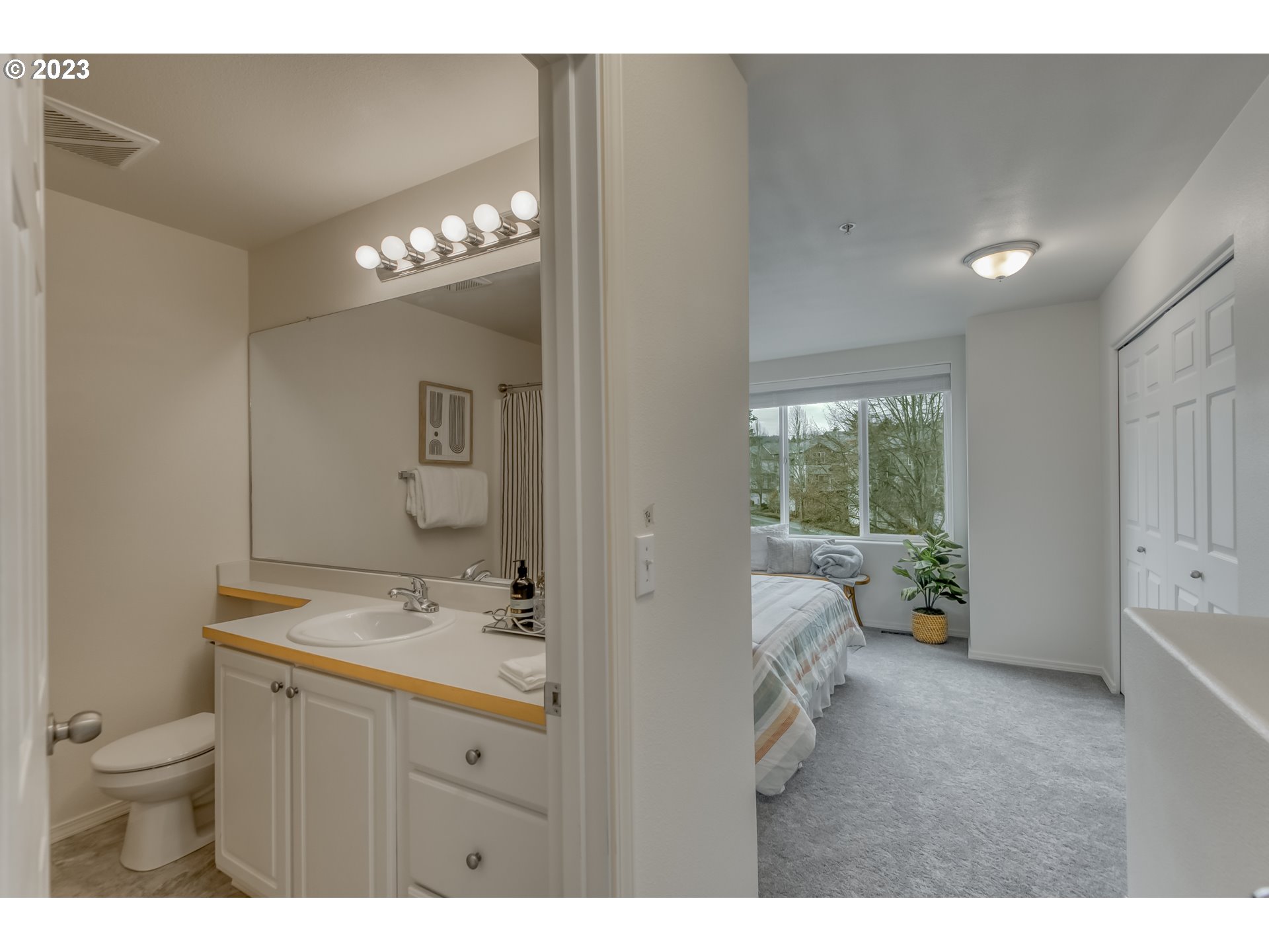 13780 Southwest Scholls Ferry Road, Unit 103 Beaverton, OR 97007 - Photo 16 of 22 Bathroom