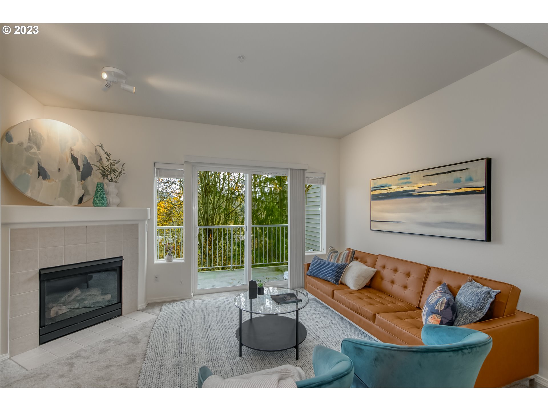 13780 Southwest Scholls Ferry Road, Unit 103 Beaverton, OR 97007 - Photo 3 of 22 Living Room