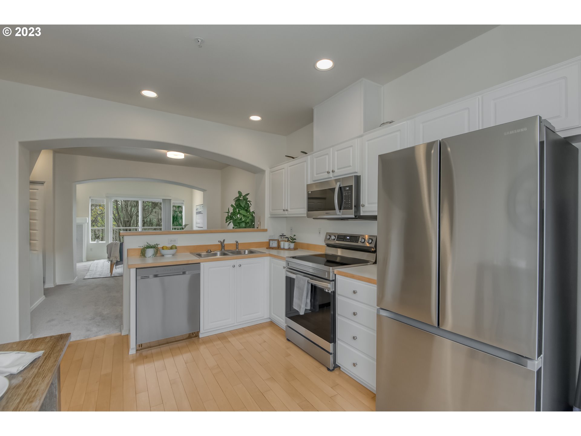 13780 Southwest Scholls Ferry Road, Unit 103 Beaverton, OR 97007 - Photo 10 of 22 Kitchen