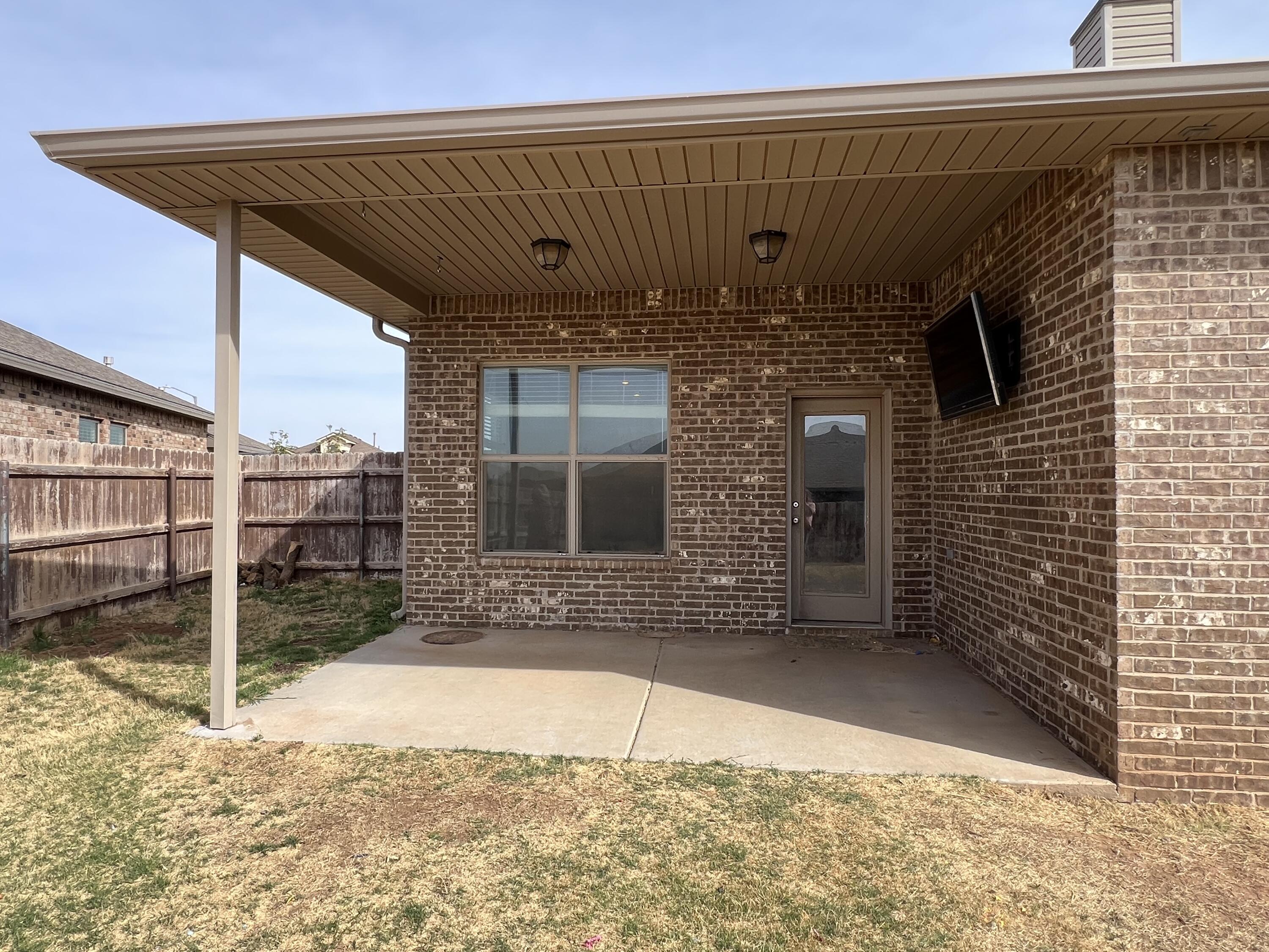 7349 100th Street Lubbock, TX 79424 - Photo 24 of 28 a view of a garage