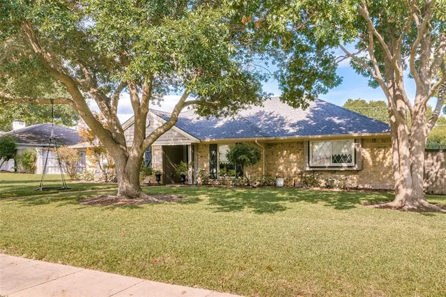 $725,000 | 4 High Mesa Place, Richardson, TX 75080