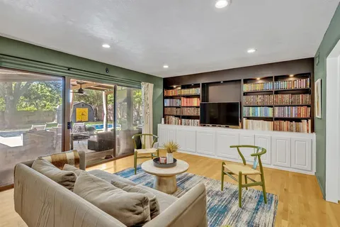 $770,000 | 9907 Woodgrove Drive, Dallas, TX 75218