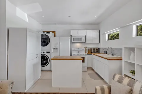 $770,000 | 9907 Woodgrove Drive, Dallas, TX 75218