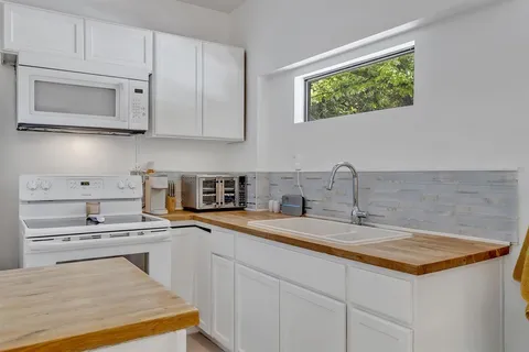 $770,000 | 9907 Woodgrove Drive, Dallas, TX 75218