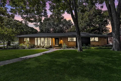 $770,000 | 9907 Woodgrove Drive, Dallas, TX 75218