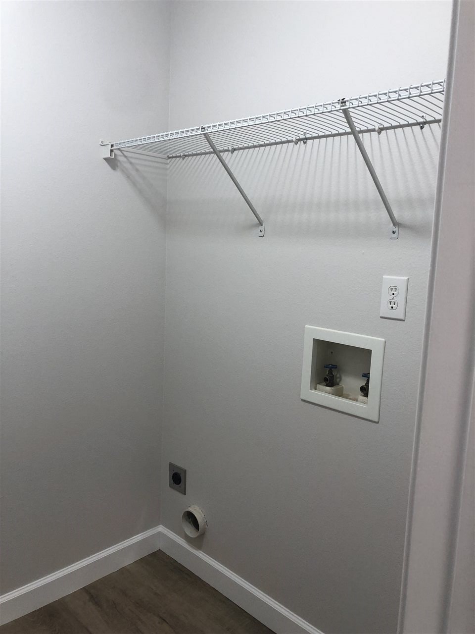2676 Hampton Park Circle Foley, AL 36535 - Photo 14 of 19 Laundry