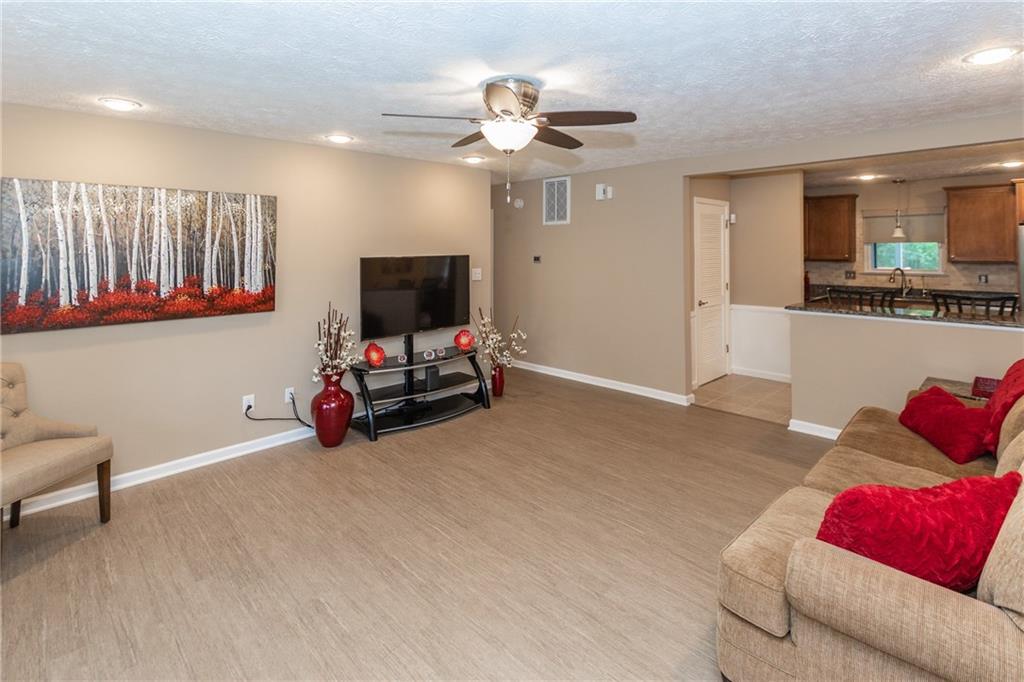 8505 Castle Farms Road Indianapolis, IN 46256 - Photo 4 of 30 Gallery Image 4