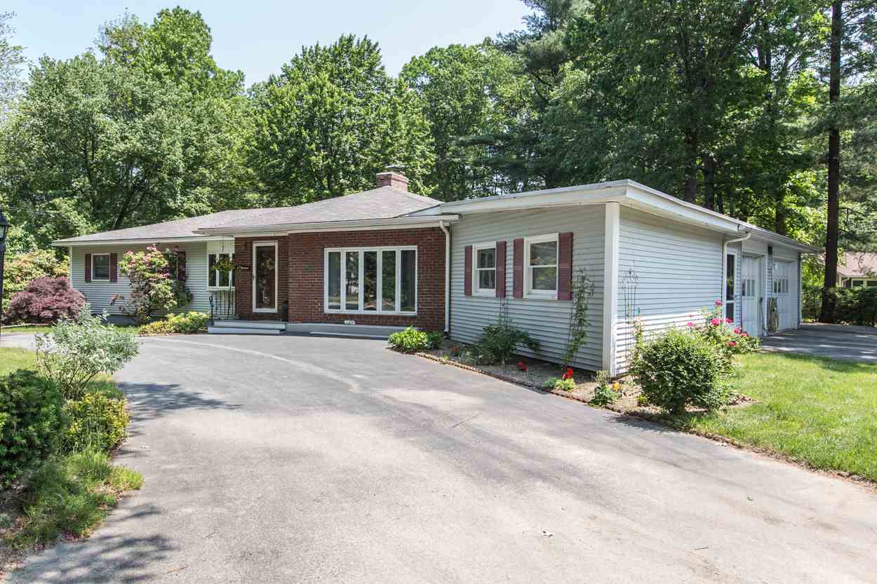 15 Wason Road Hudson, NH 03051 - Photo 2 of 24