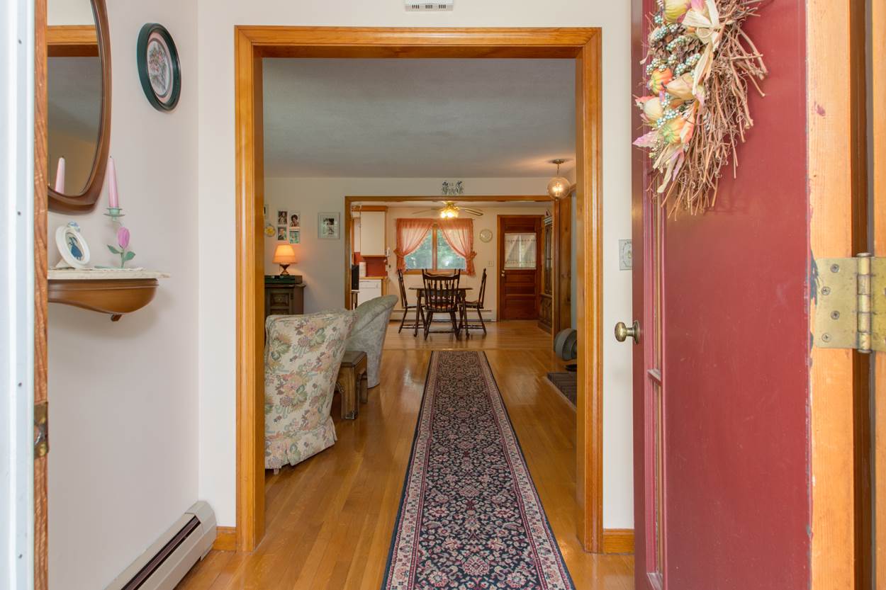 15 Wason Road Hudson, NH 03051 - Photo 3 of 24