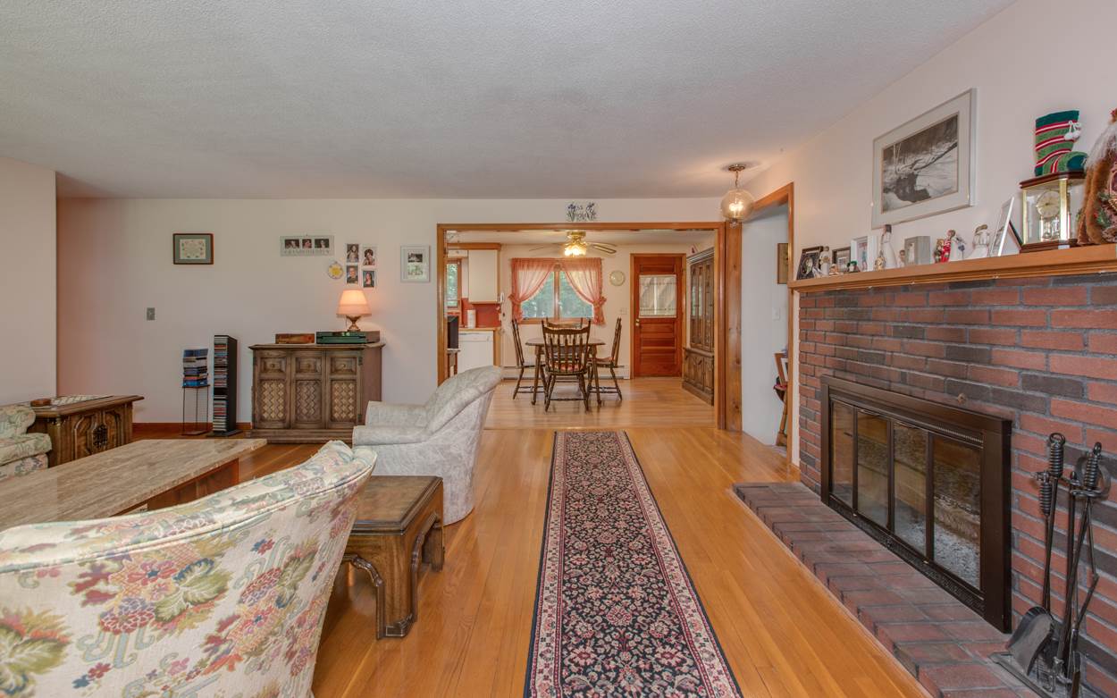 15 Wason Road Hudson, NH 03051 - Photo 4 of 24