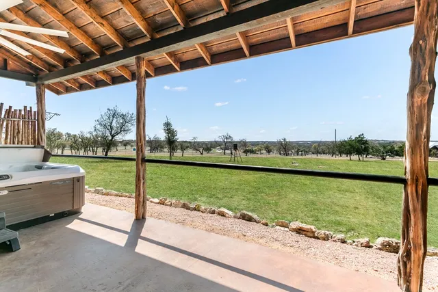 $1,999,000 | 100 Five Star Trail, Fredericksburg, TX 78624