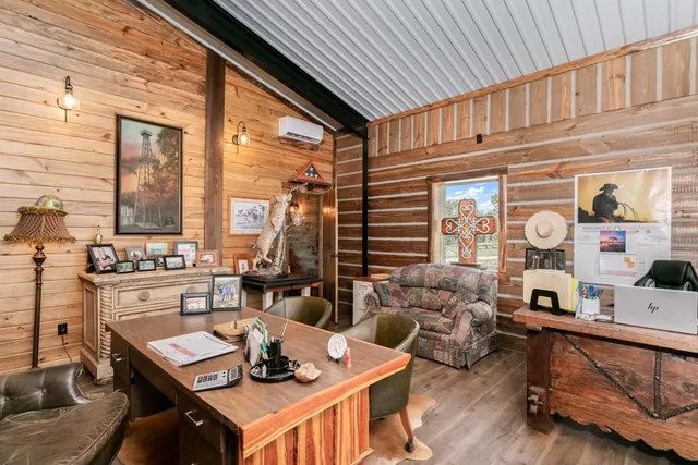 $1,999,000 | 100 Five Star Trail, Fredericksburg, TX 78624