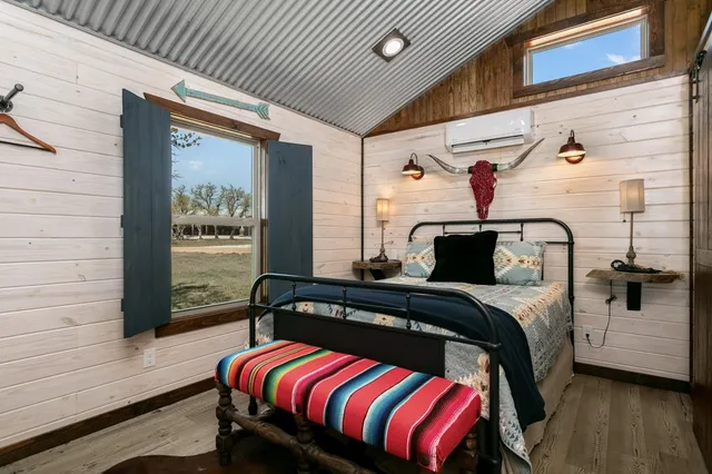 $1,999,000 | 100 Five Star Trail, Fredericksburg, TX 78624