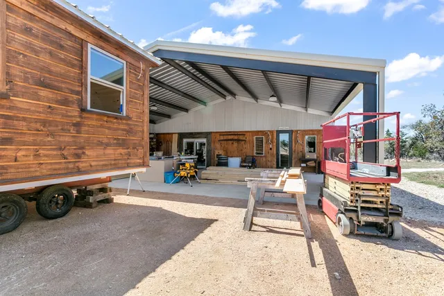 $1,999,000 | 100 Five Star Trail, Fredericksburg, TX 78624