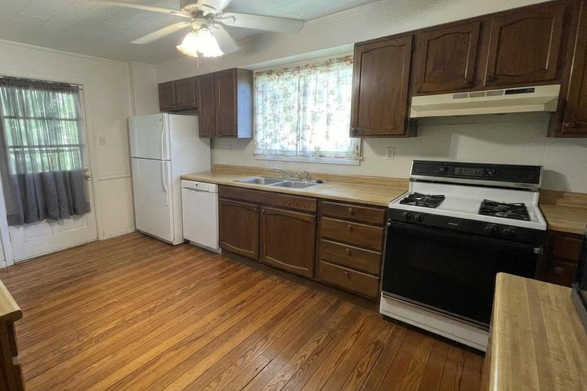 5325 Spring Arbor Road Jackson, MI 49201 - Photo 8 of 15 8