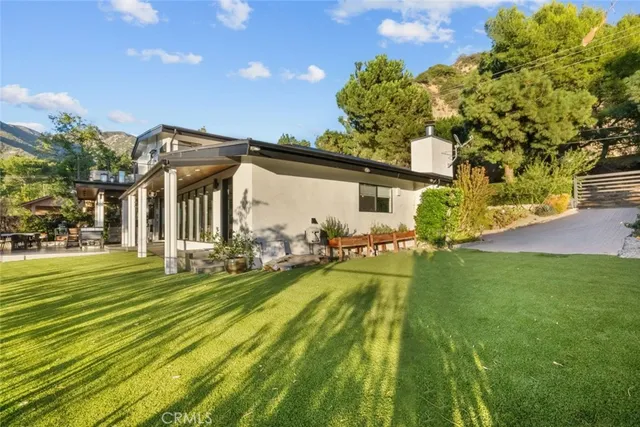 $2,895,000 | 5481 Ocean View Boulevard, La Canada Flintridge, CA 91011