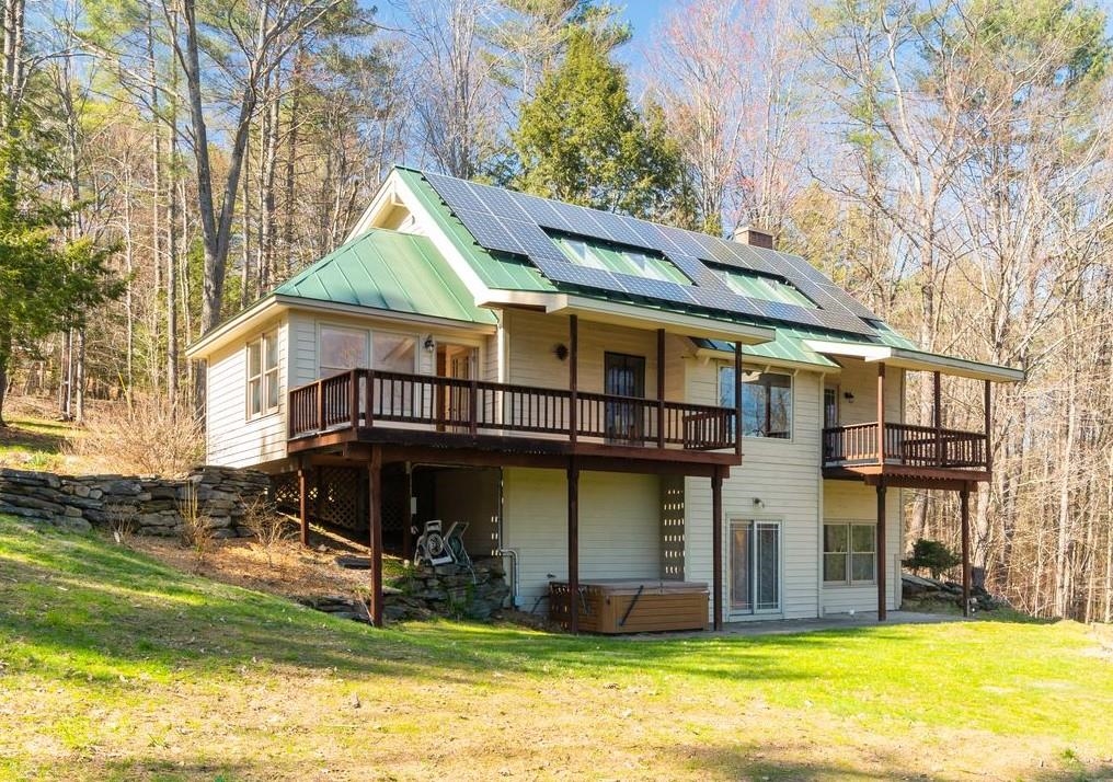 423 Morgan Road Hartford, VT 05059 - Photo 1 of 34 Gallery Image 1