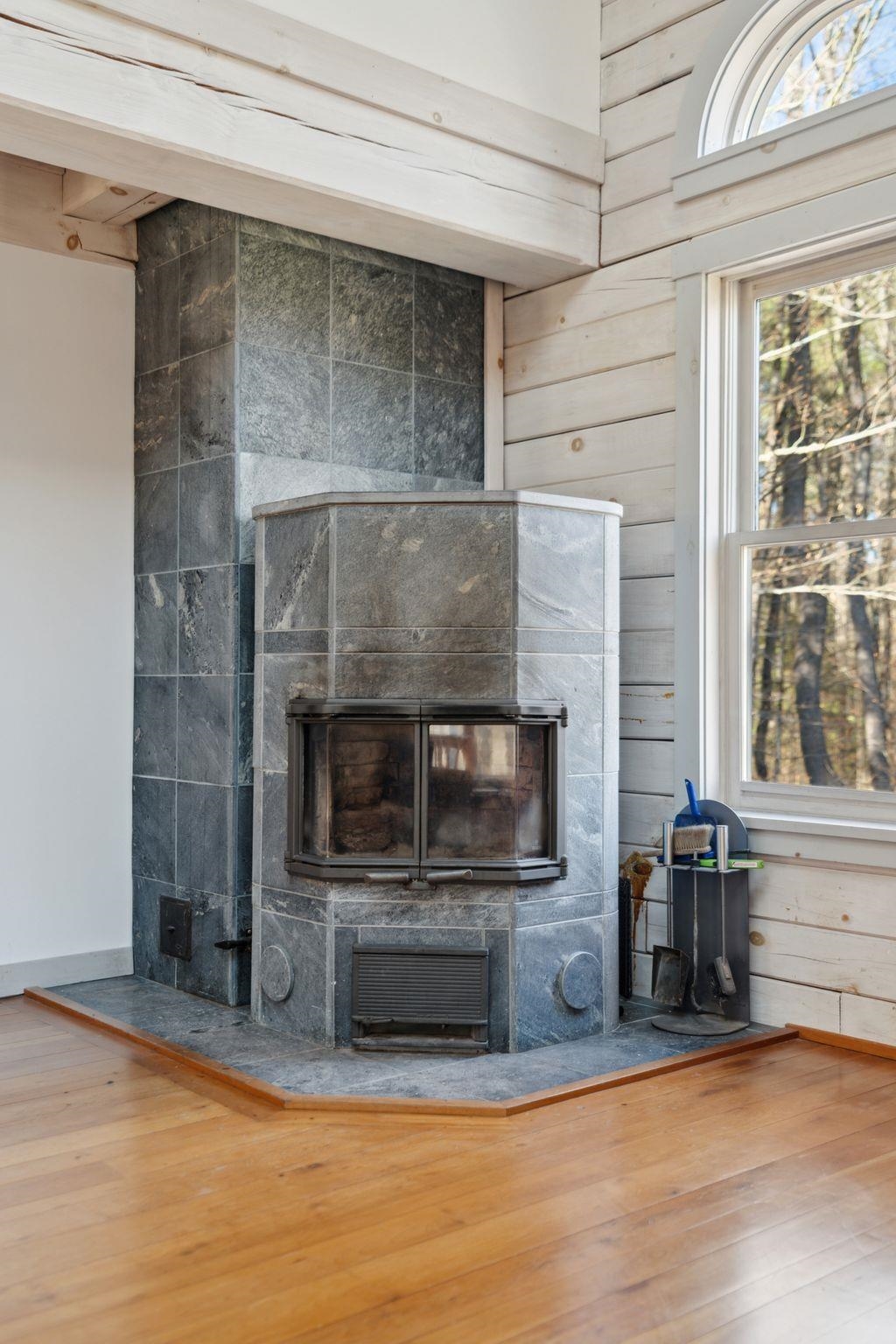 423 Morgan Road Hartford, VT 05059 - Photo 5 of 34 Gallery Image 5