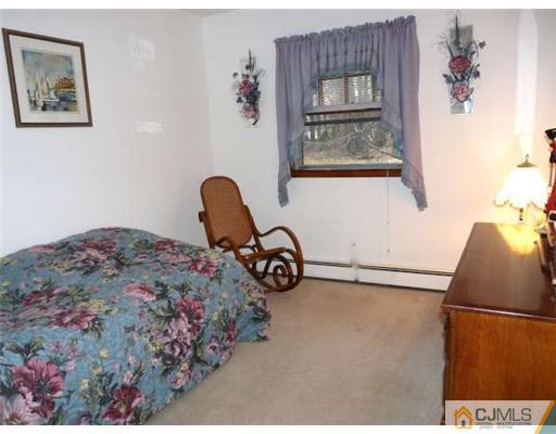 83 Stony Road Edison, NJ 08817 - Photo 6 of 11