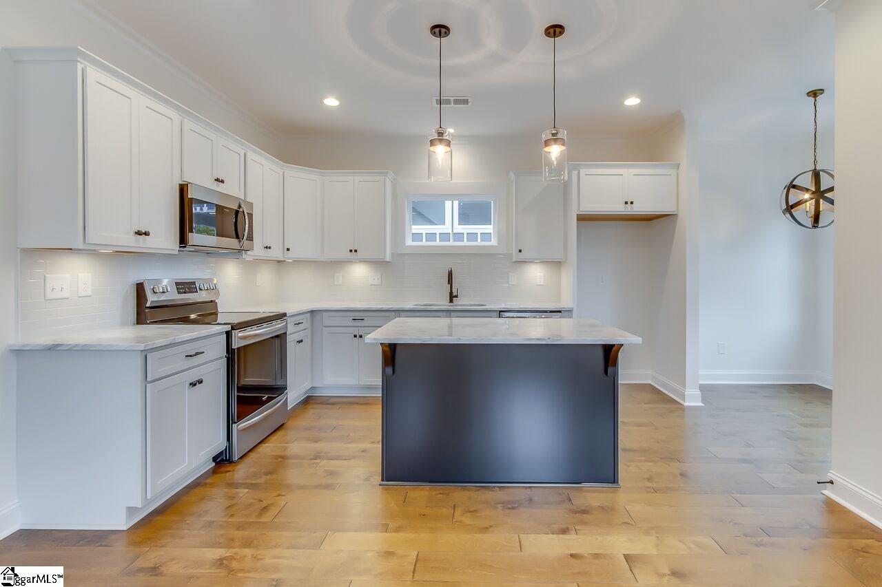 28 Ridgeway Avenue Greenville, SC 29607 - Photo 5 of 30