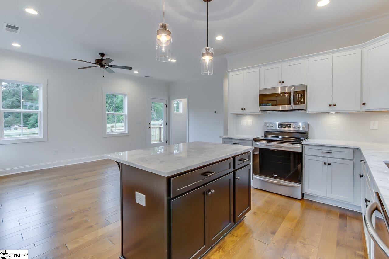 28 Ridgeway Avenue Greenville, SC 29607 - Photo 8 of 30