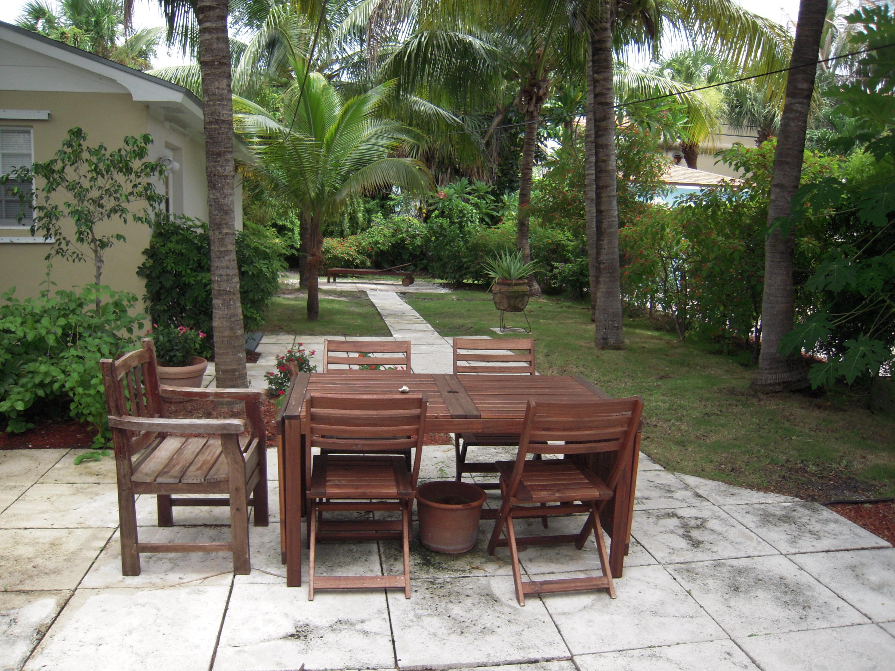 245 Cortez Road West Palm Beach, FL 33405 - Photo 12 of 13 245 Cortez !! 024