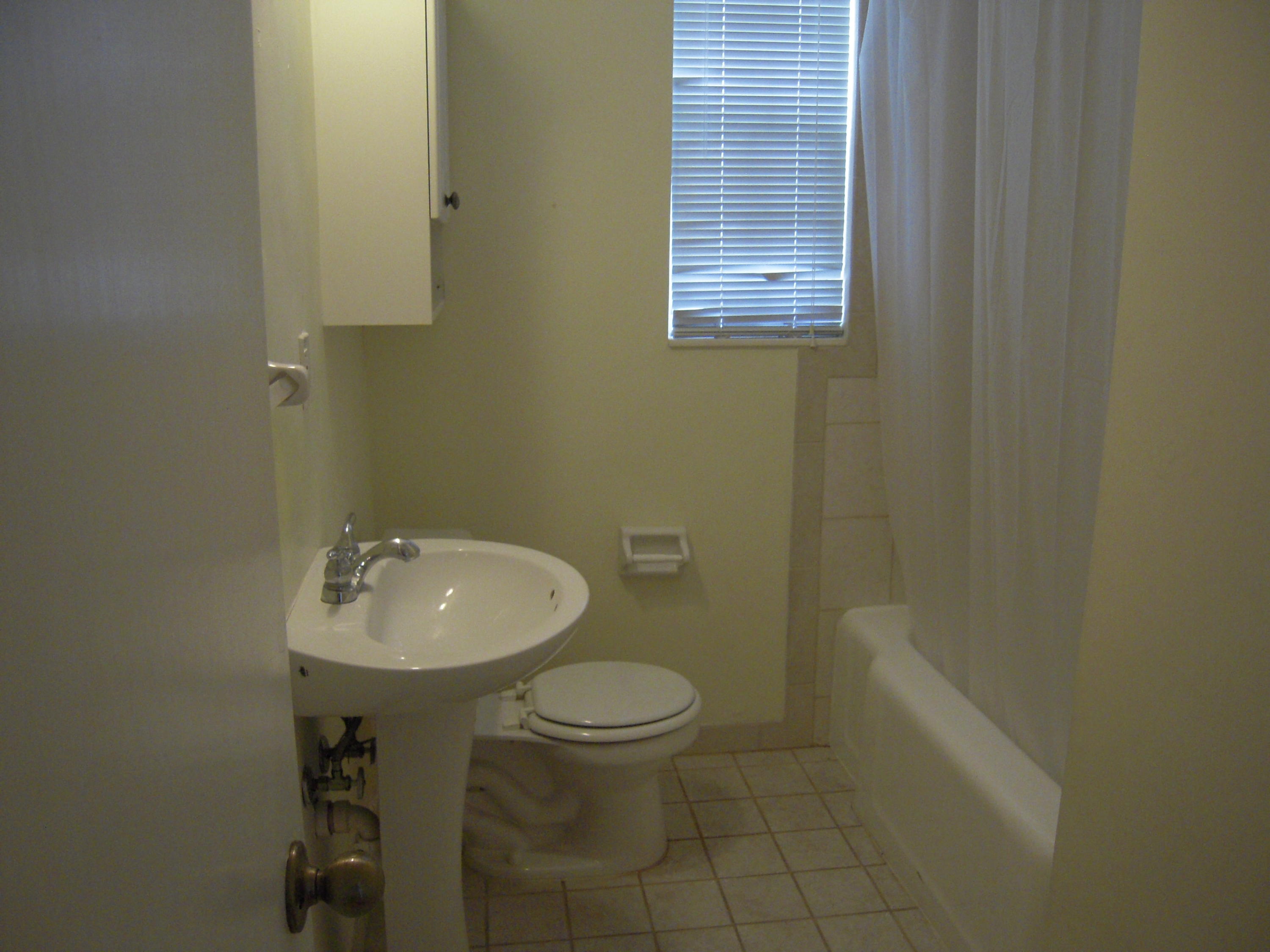 245 Cortez Road West Palm Beach, FL 33405 - Photo 6 of 13 245 Cortez !! 015