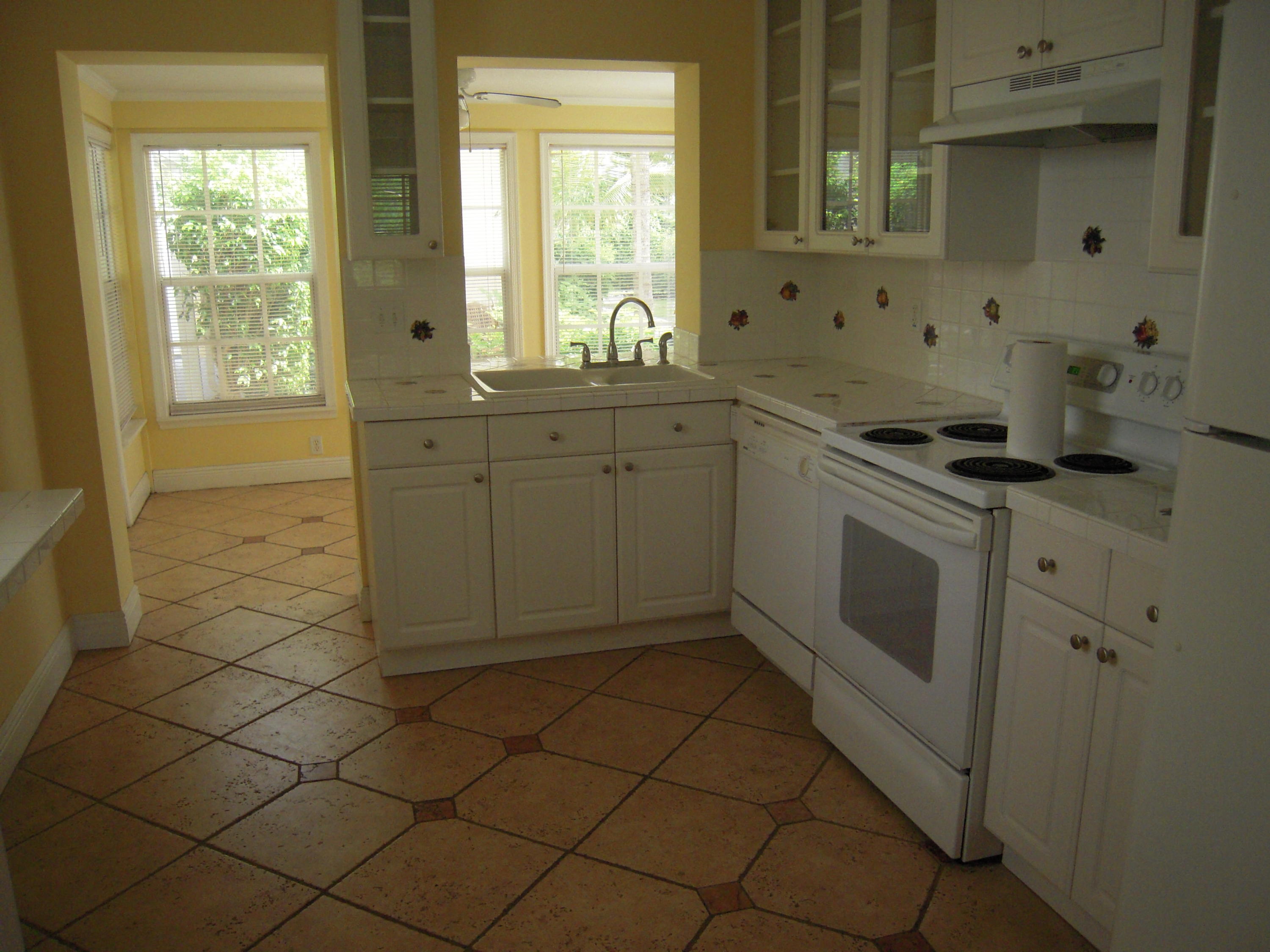 245 Cortez Road West Palm Beach, FL 33405 - Photo 8 of 13 245 Cortez !! 017