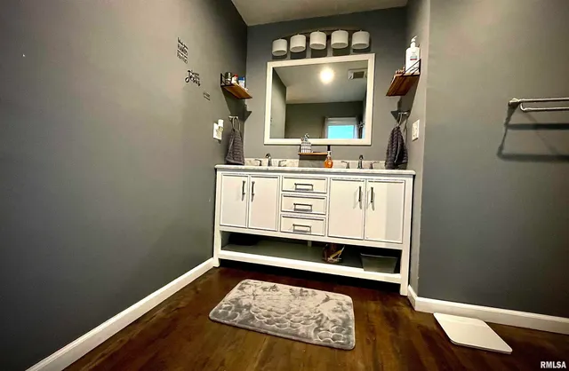 $255,000 | 112 Hillcrest Drive, Goreville, IL 62939