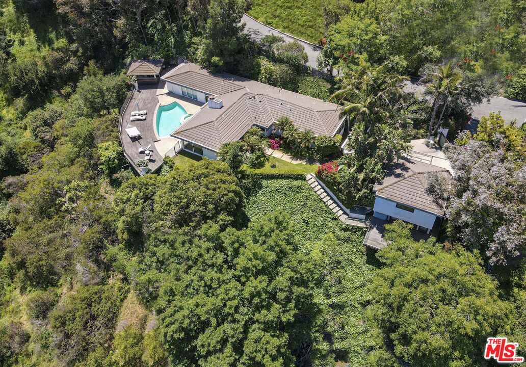 1000 Stradella Road Los Angeles, CA 90077 - Photo 2 of 29