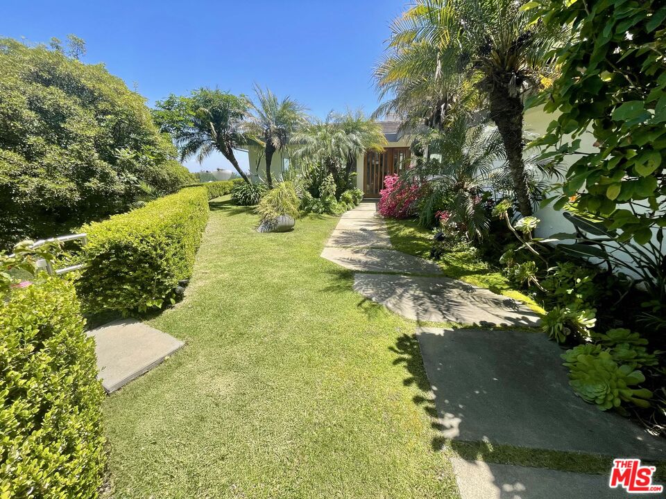 1000 Stradella Road Los Angeles, CA 90077 - Photo 10 of 29