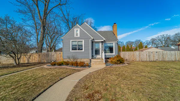 $289,900 | 2627 Clough Avenue, Highland, IN 46322