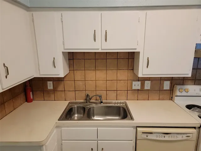 $90,000 | 2100 Tanglewilde Street, Unit 600, Houston, TX 77063