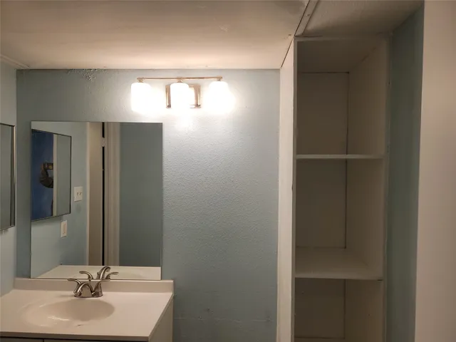 $90,000 | 2100 Tanglewilde Street, Unit 600, Houston, TX 77063