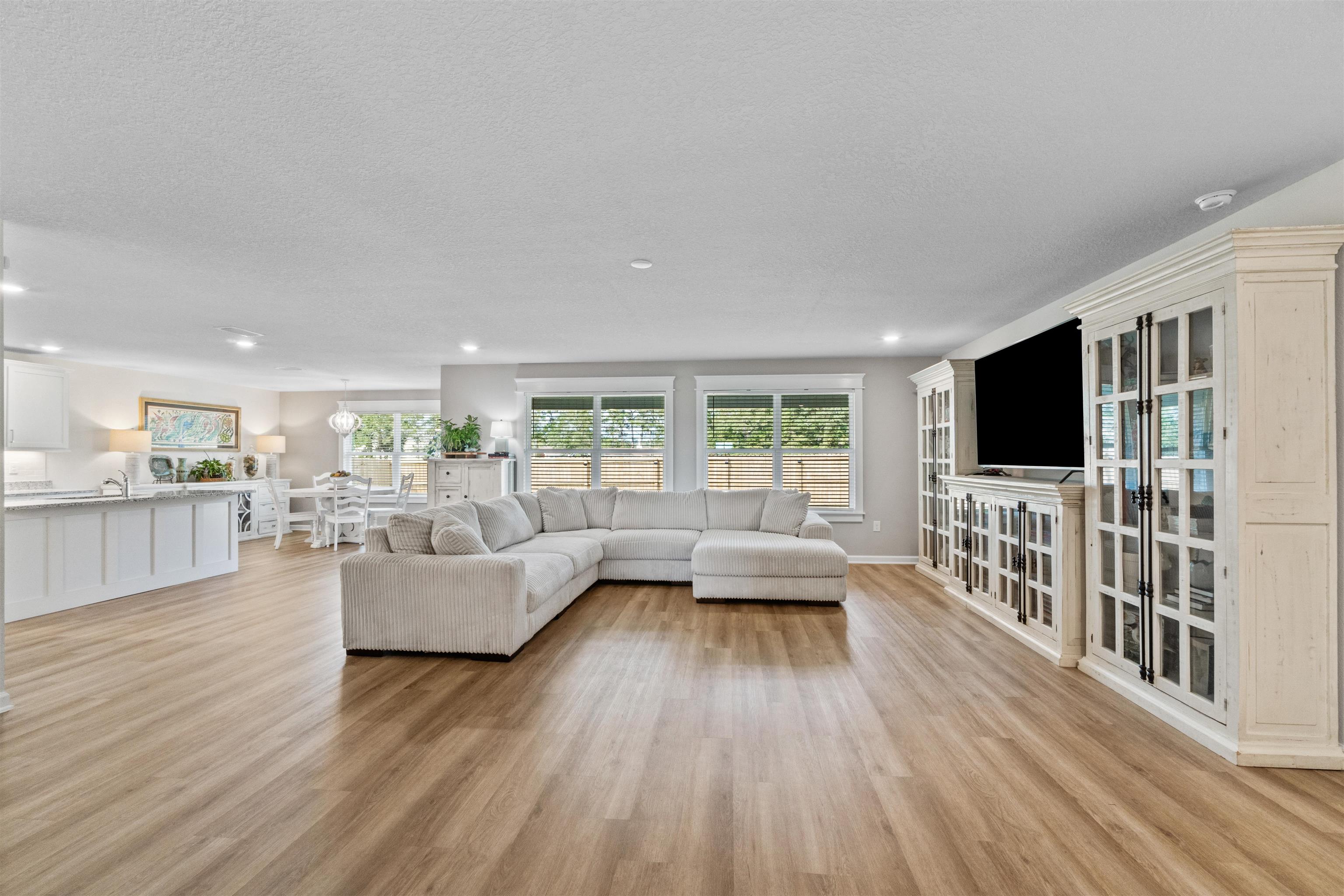 24390 Ringneck Loop Elberta, AL 36530 - Photo 23 of 39 Living Room