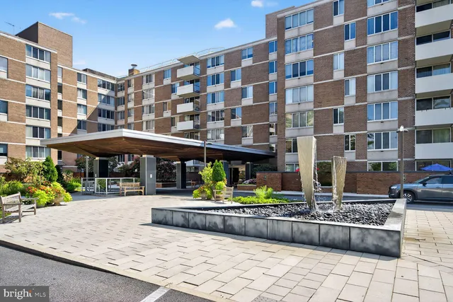 $300,000 | 2939 Van Ness Street Northwest, Unit 419, Washington, DC 20008