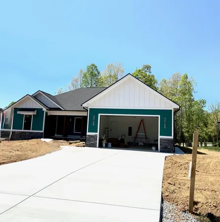 $590,000 | 1131 Golf View Court, Huddleston, VA 24104