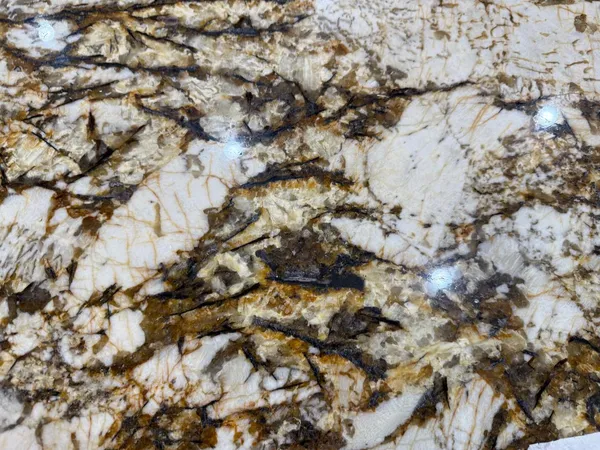 $590,000 | 1131 Golf View Court, Huddleston, VA 24104