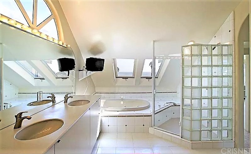 244 Cliff Drive Laguna Beach, CA 92651 - Photo 14 of 20