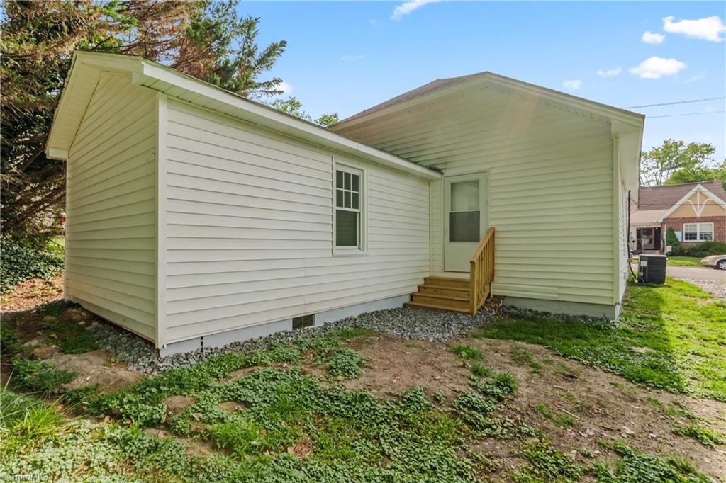 413 Junction Street Mount Airy, NC 27030 - Photo 29 of 30
