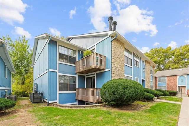 $89,000 | 8137 Holmes Road, Unit 201, Kansas City, MO 64131