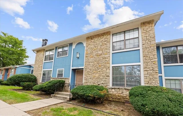 $89,000 | 8137 Holmes Road, Unit 201, Kansas City, MO 64131