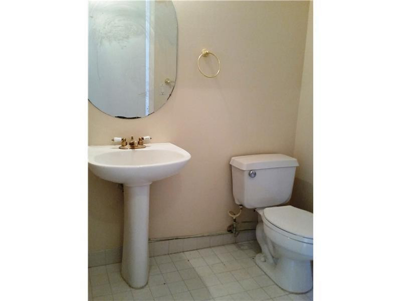 21450 Millbrook Court Boca Raton, FL 33498 - Photo 12 of 25 Bathroom