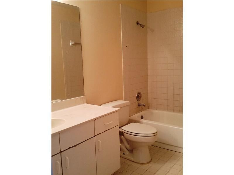 21450 Millbrook Court Boca Raton, FL 33498 - Photo 17 of 25 Bathroom