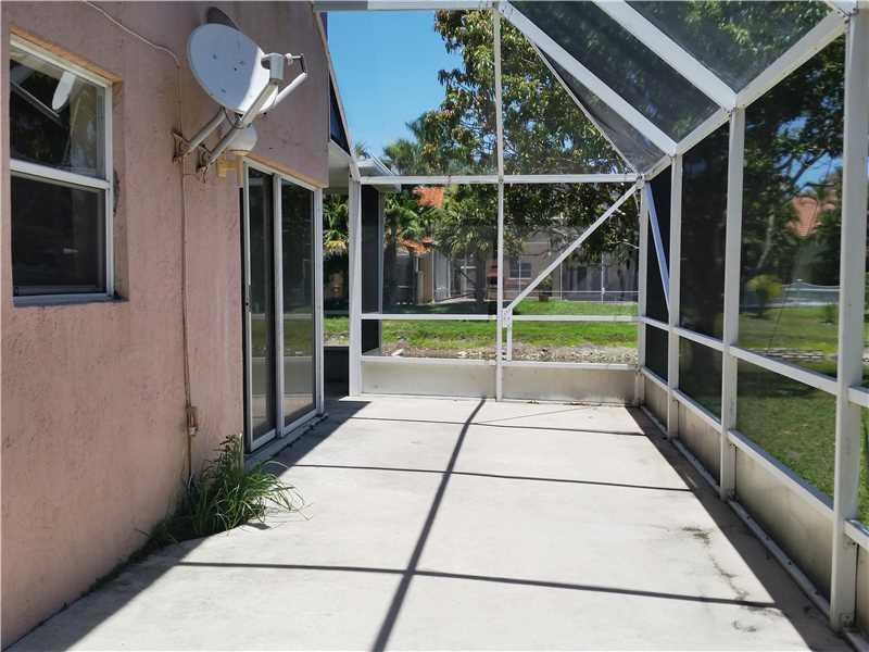 21450 Millbrook Court Boca Raton, FL 33498 - Photo 22 of 25 Patio/Deck